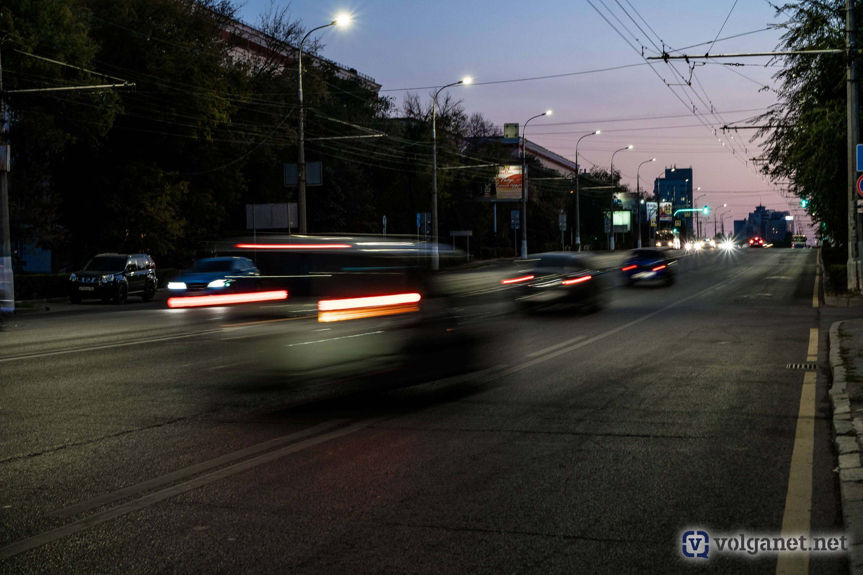 Под Волгоградом сотрудникам ДПС пришлось стрелять по машине нарушителя -  Volganet.net