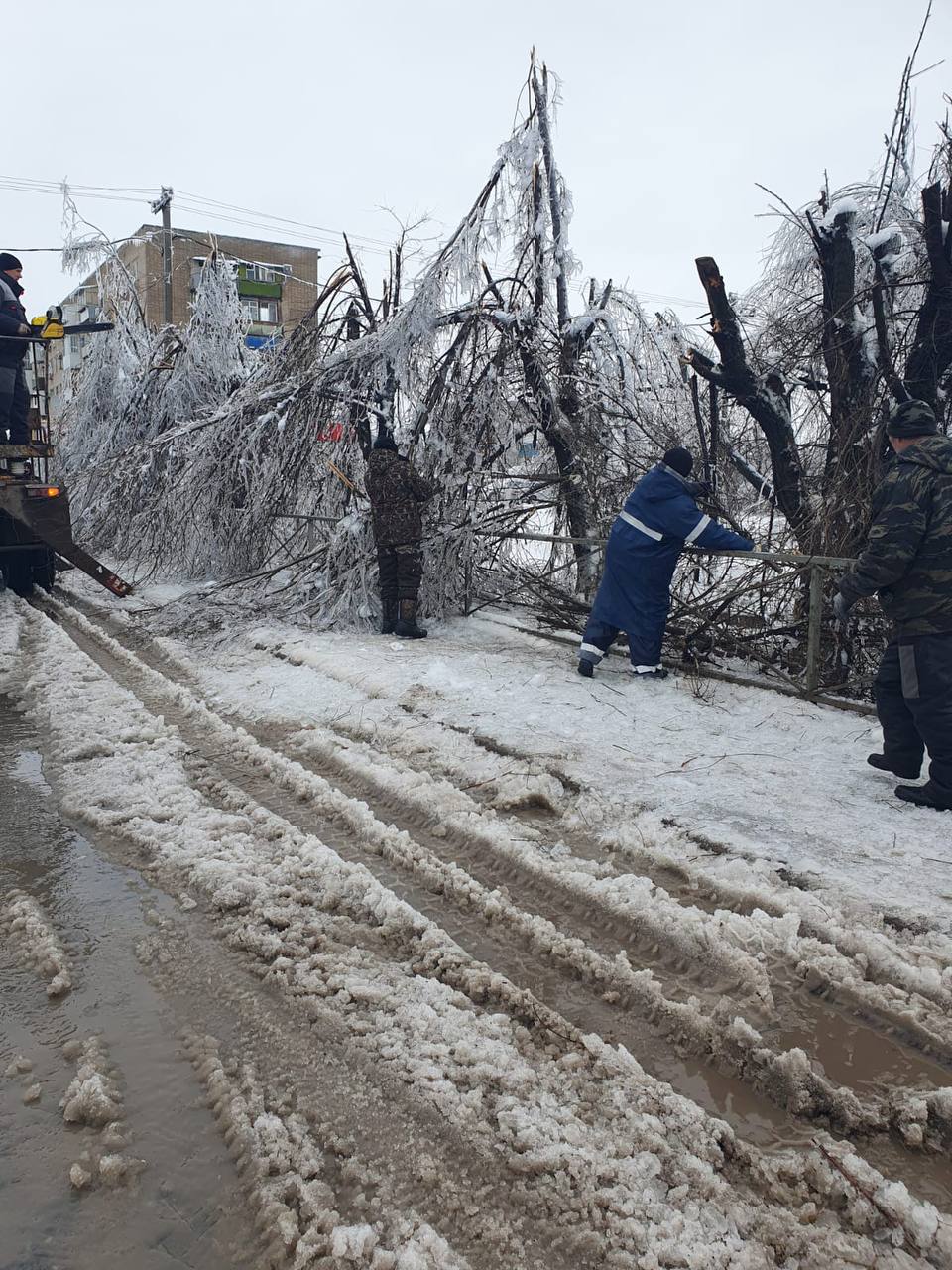 В дома Котельниково под Волгоградом постепенно возвращается электричество -  Volganet.net