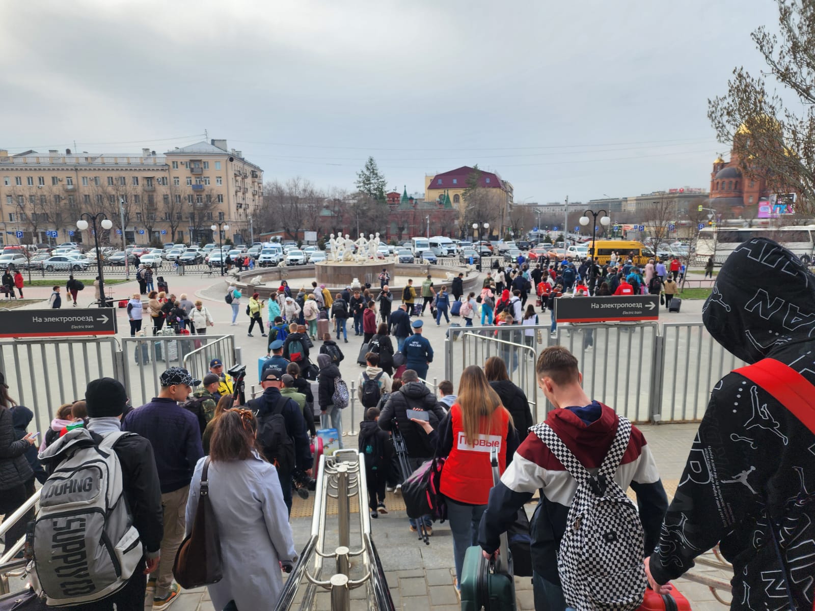 Будьте как дома»: в Волгограде радушно встретили 100 детей из Белгорода -  Volganet.net